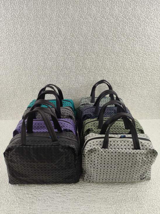 Picture of Issey Miyake Handbags _SKUfw223578911fw